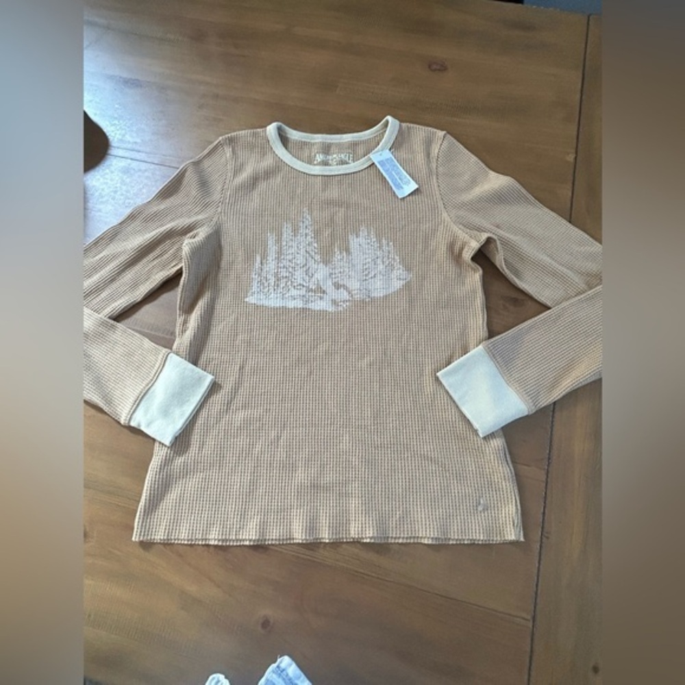 NWT AE Waffle Knit Long Sleeve Top with Forest Graphic - Tan & Cream